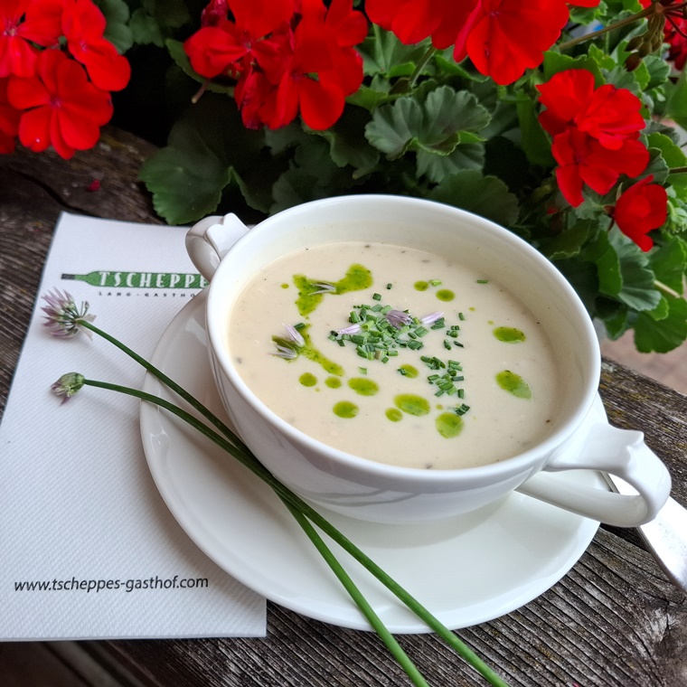 Geeiste Erdäpfelsuppe