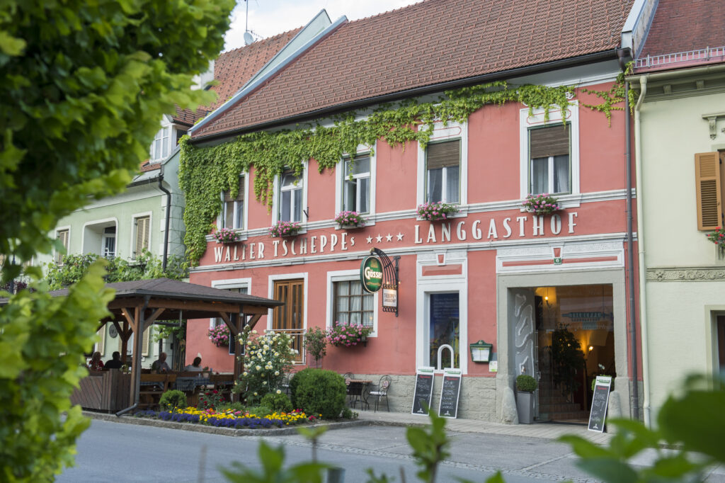 Langgasthof Tscheppe von Außen, Front.